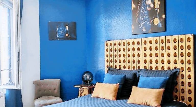 Apartment with jacuzzi in Epernay