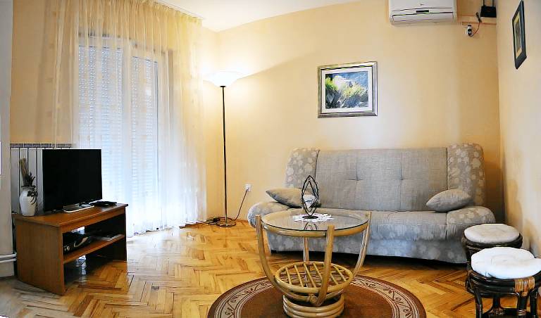Fully equipped beautiful apartment with patio, BBQ & pool | Pets are welcome — photo 2
