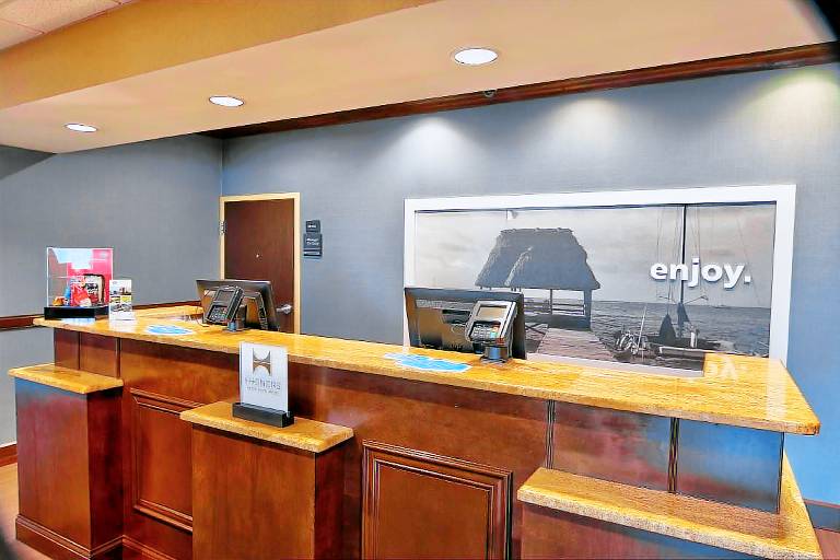 Hampton Inn & Suites Jacksonville-Beach Boulevard/Mayo Clinic Area — photo 5