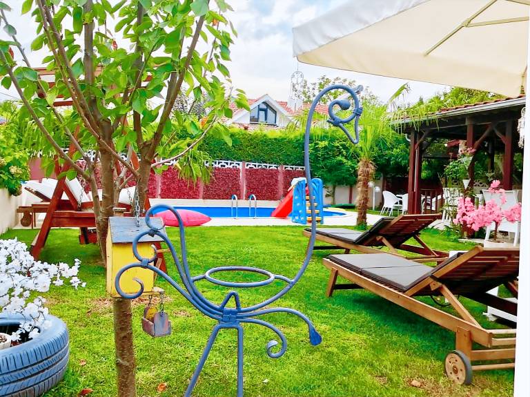 Big villa with garden, pool & barbecue | Pets are welcome in Sapanca