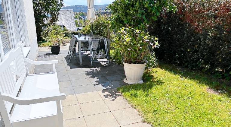 Rental apartment with barbeque, terrace & garden — photo 5