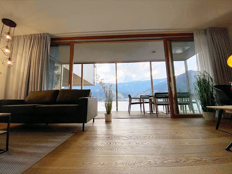 Rental apartment with patio | Lake view — photo 2
