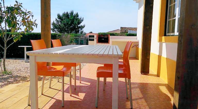 Pleasant chalet with pool, BBQ & terrace | Pet-friendly — photo 3