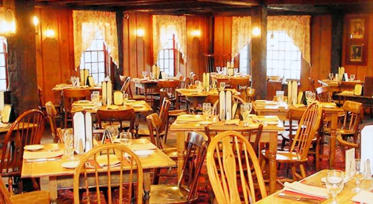 Publick House Historic Inn and Country Motor Lodge — photo 2