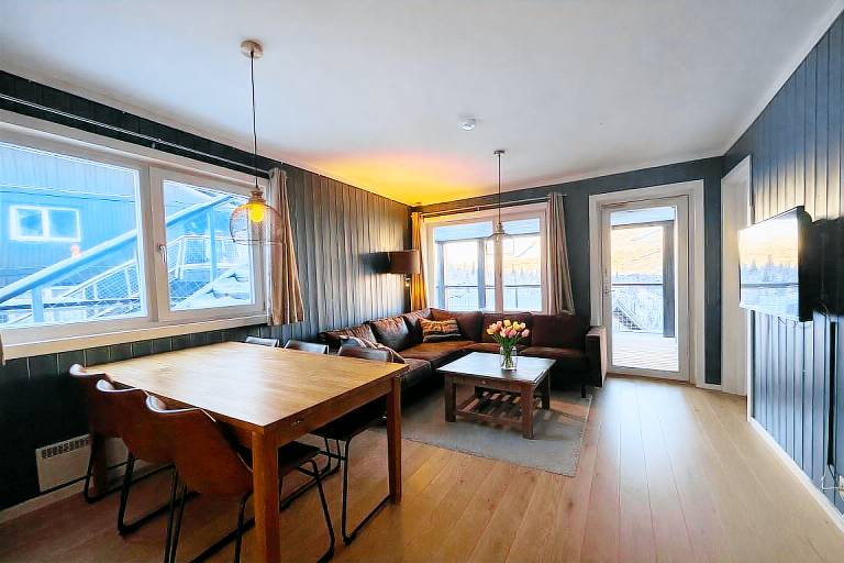 Apartment with sauna & patio — photo 2