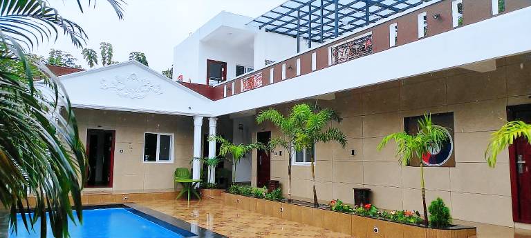Mirra alfassa villa