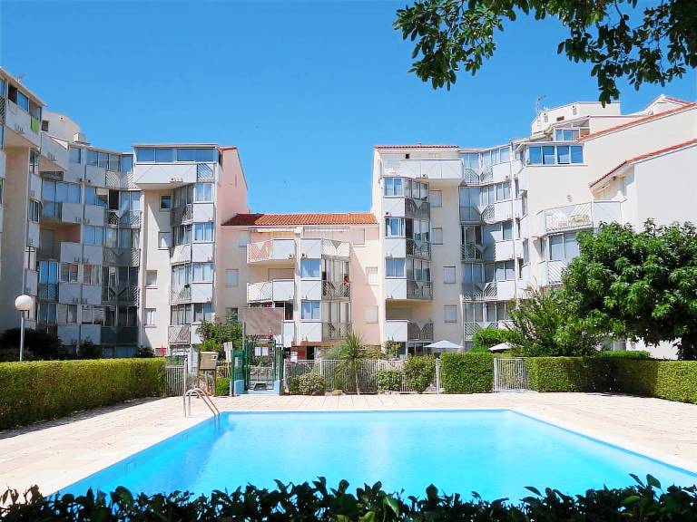 Lovely apartment with patio & pool | Close to the beach | Pets are welcome — photo 2
