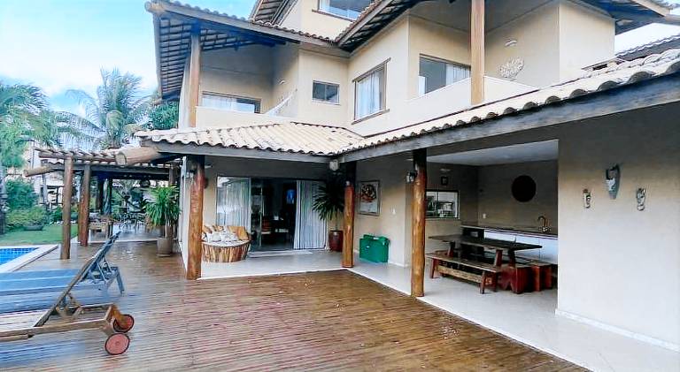 House with pool — photo 3