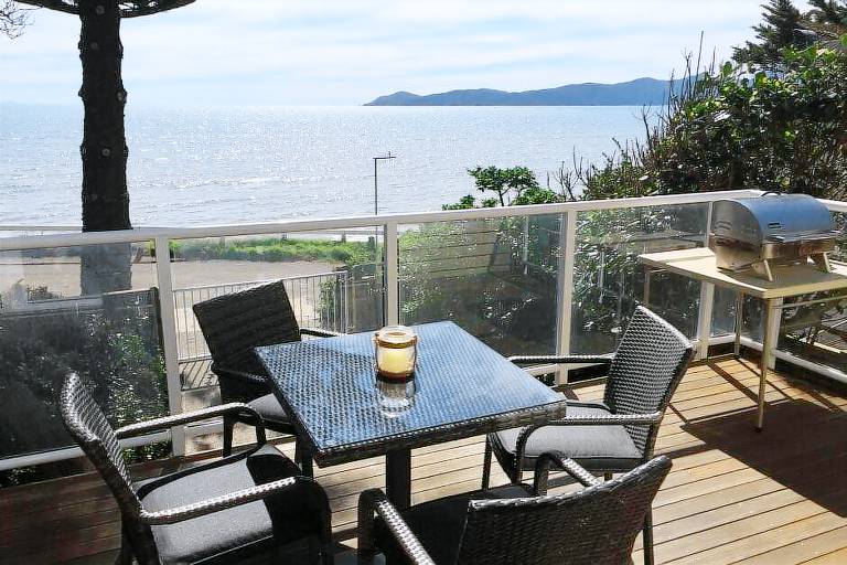 Pension Raumati South