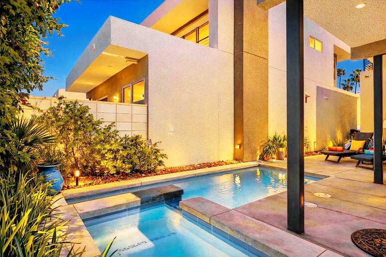 Fully equipped condo with BBQ, private pool & sauna | Mountain view | Suitable for remote work | Pets allowed — photo 2