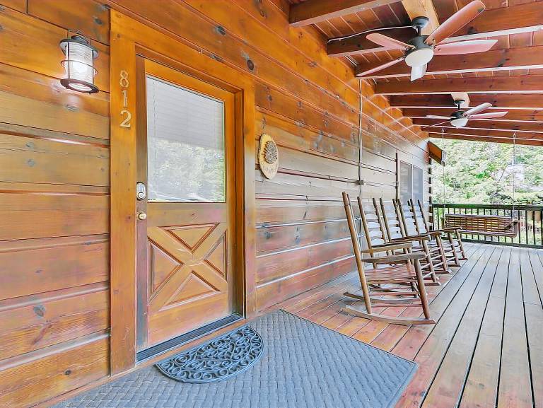 Family-oriented nice cabin with private pool | Pets are welcome — photo 5