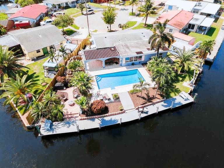 The Aqua Villa in Hollywood
