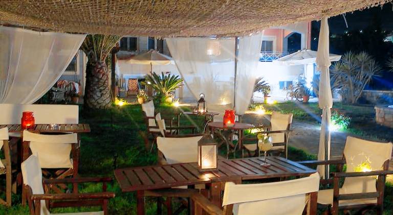 Lovely serviced apartment with patio & garden | Close to the beach | Dogs allowed — photo 3