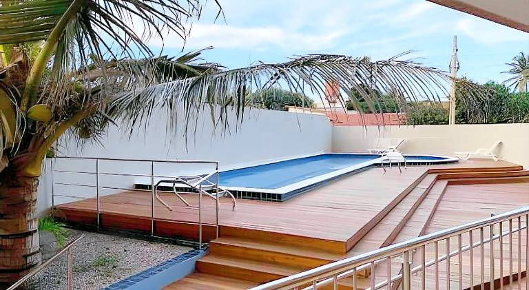 Apartment with pool — photo 3