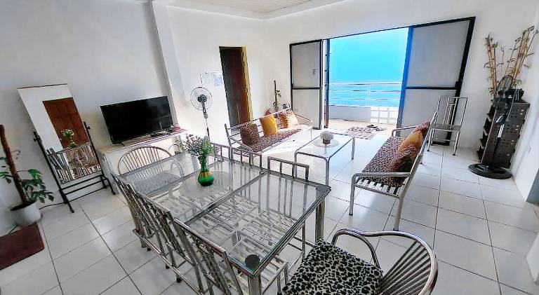 Vacation home with BBQ & terrace — photo 3