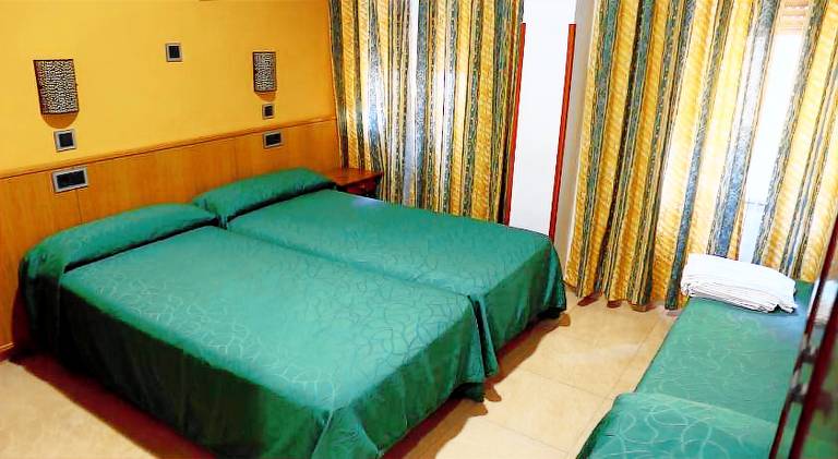 Hostal Muralla — photo 2