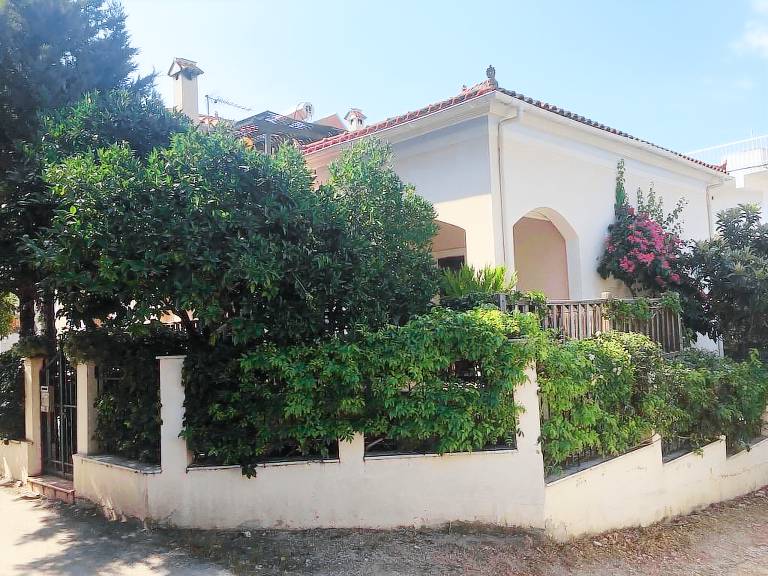 Βίλα Παραλία Μεγάλο Νεώριο