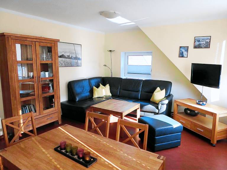 Ferienwohnung Saalfeld: Gemütlicher Rückzugsort mit Meerblick in Wangerland