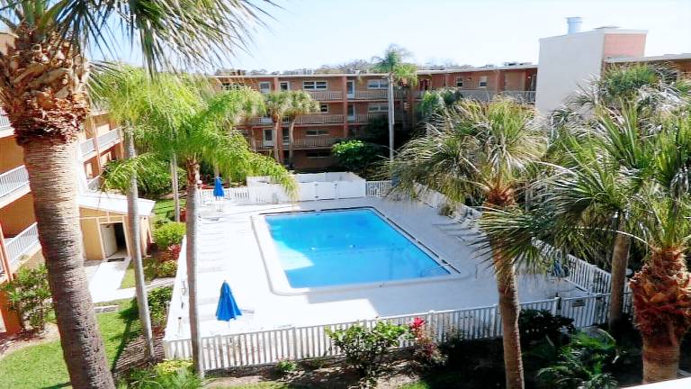 Condo Largo