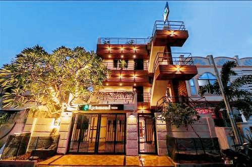 21 RICHMOND