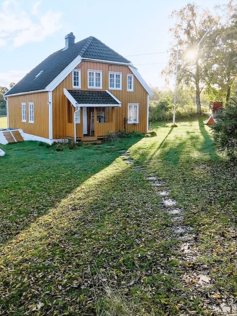 Historic barn and captain's house on Tromøya — photo 5