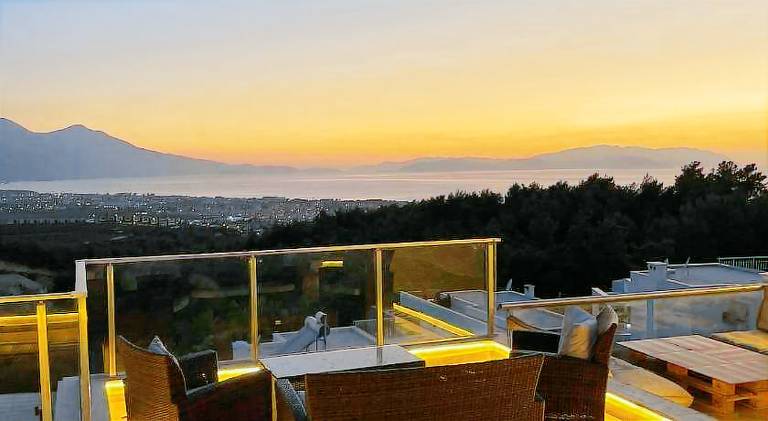 Fully equipped wonderful villa with jacuzzi, yard & terrace | Perfect for remote work | Pet-friendly — photo 5