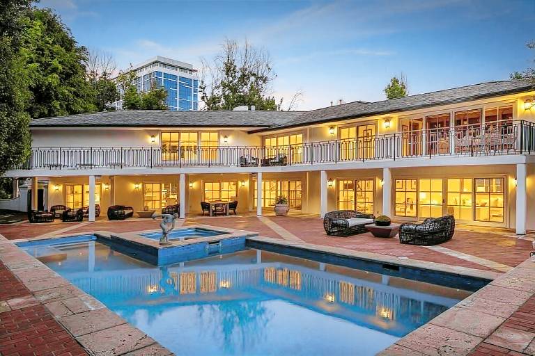 House  Hollywood