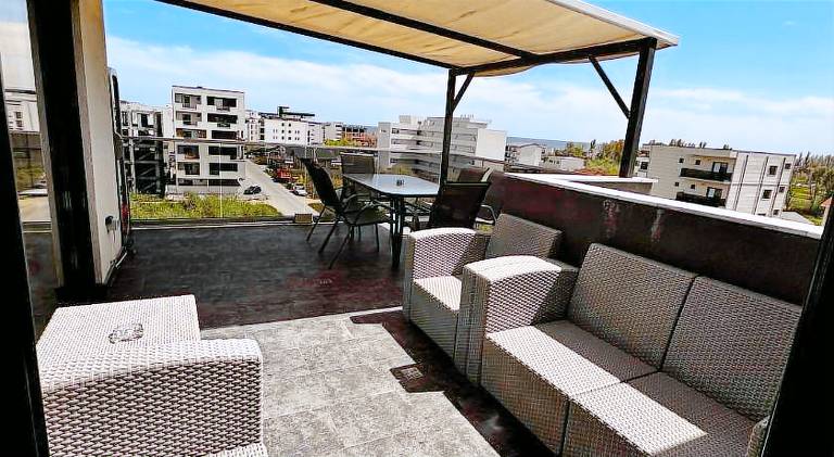 Holiday apartment with patio in Constanta