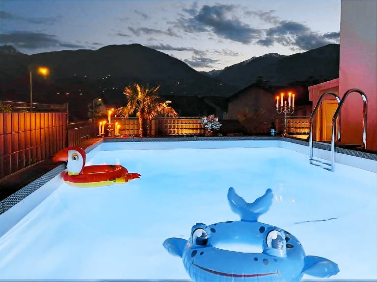 House with sauna, private pool & patio | Mountain view — photo 2