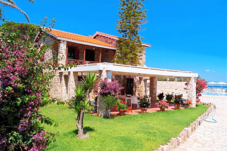 Villa  Kato Sounio