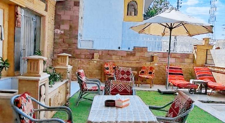 Serviced apartment with patio — photo 4