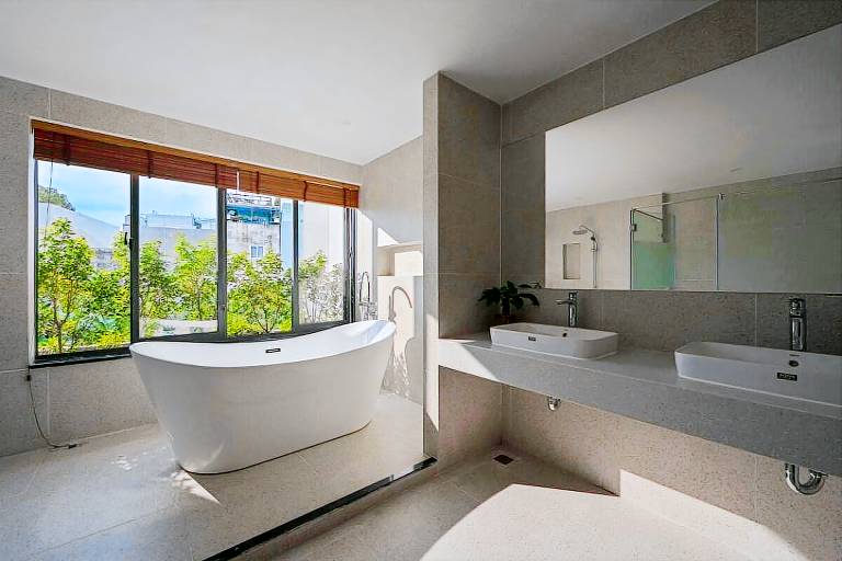 House with garden, barbecue & pool | Water view — photo 2