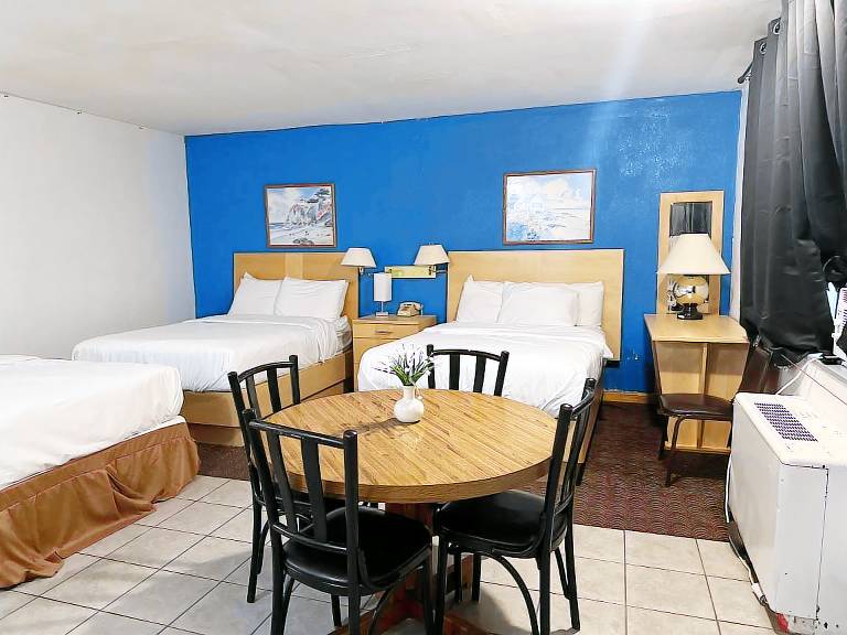 Motel Mill Neck