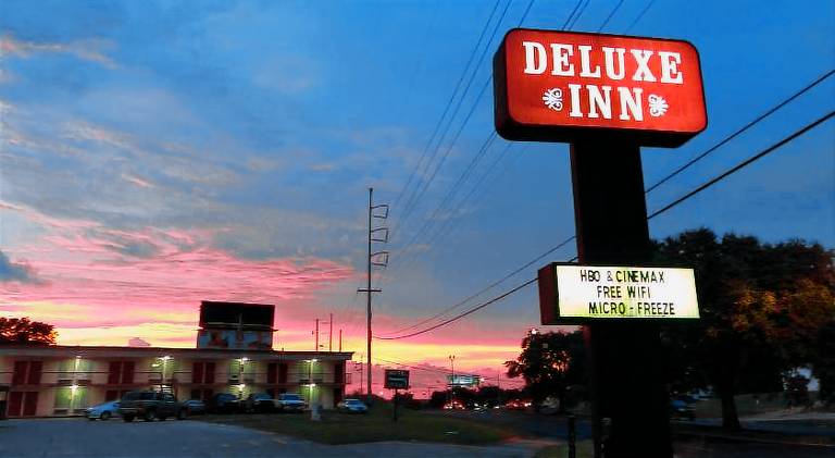 Deluxe Inn in Natchez, MS