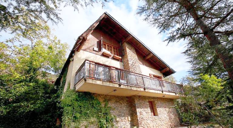 Vacation home with barbecue, garden & patio in Sort