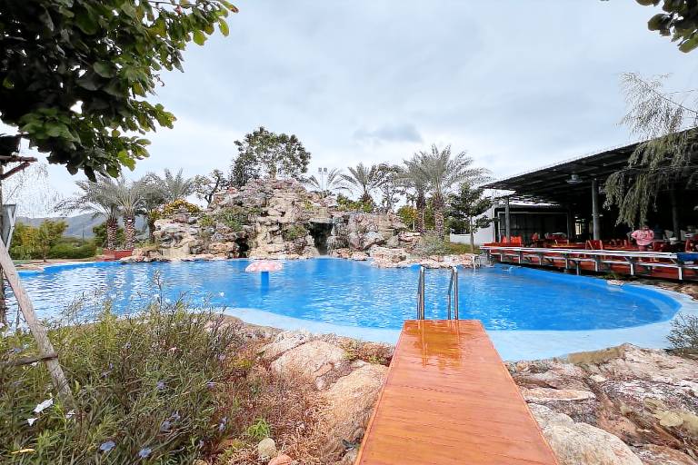 Bungalow with barbecue & pool — photo 2