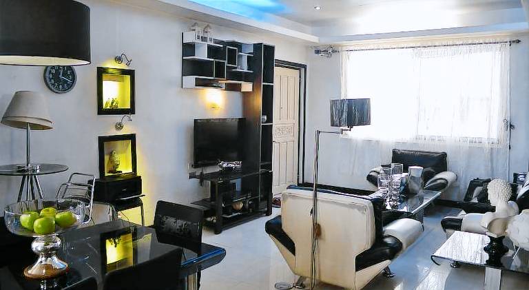 Spacious Low Rise Condo — photo 3