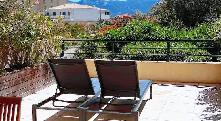 Apartment with patio, yard & barbeque | Close to the beach | Dogs allowed — photo 3