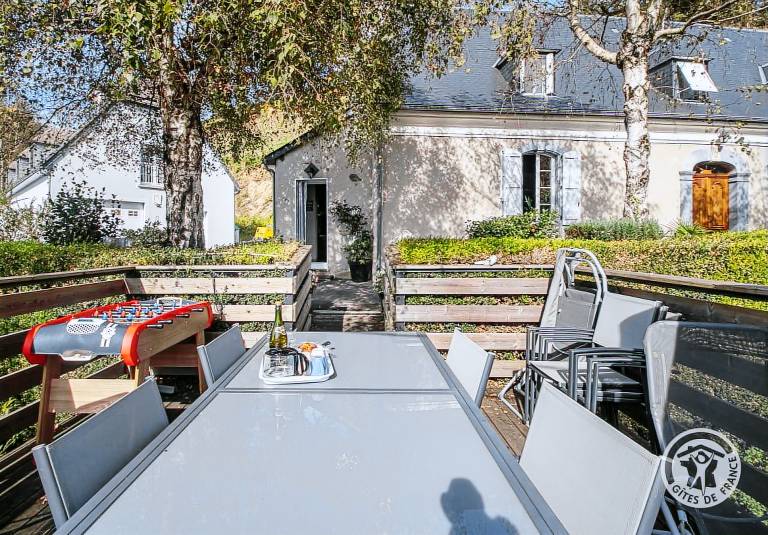 Gite with grill & patio in Lourdes