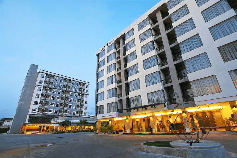 Lee Nova Hotel