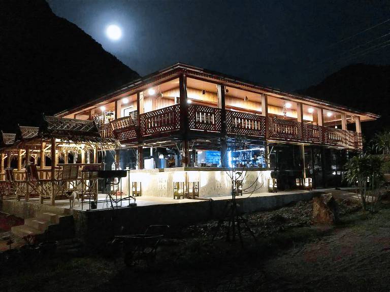 Entire resort -Jing Jo Boutique Bungalow — photo 4