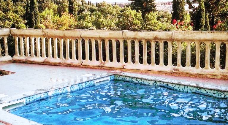 Apartment with private pool, patio & yard in Omisalj