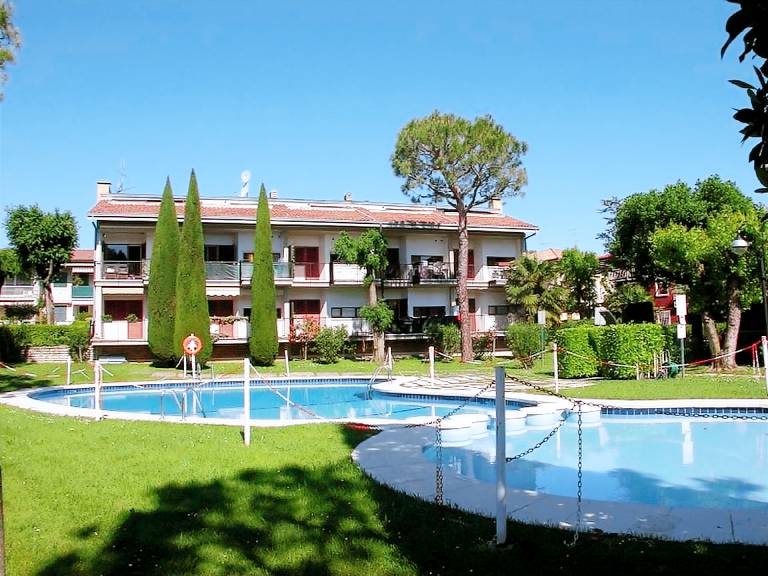 Beautiful holiday apartment with pool | Pets allowed in Pozzolengo