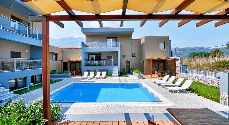 Serviced apartment with yard & pool in Thasos