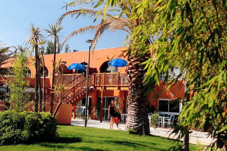 Apartment with garden | Garden view in Agde