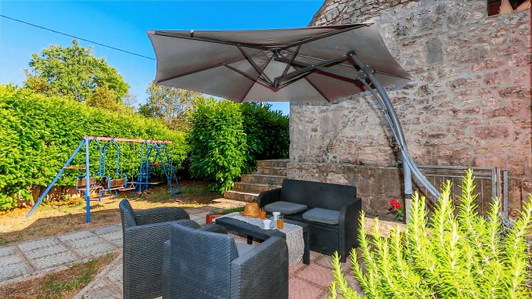 Villa with barbeque, patio & private pool | Pet-friendly — photo 5