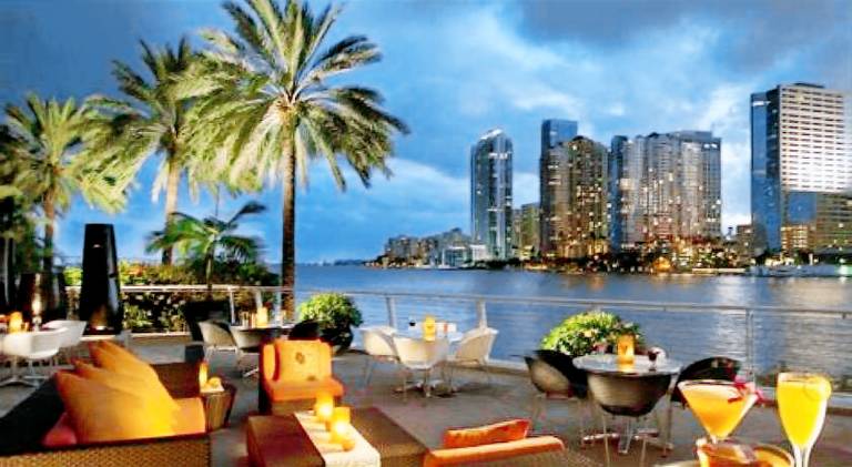 Luxury Waterfront Condo At Icon-Brickell-sea view-Free Spa & Gym — photo 3