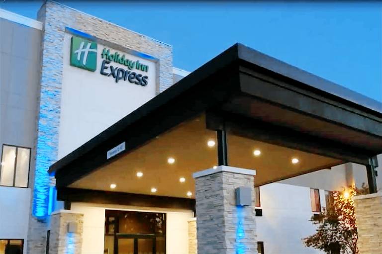 Holiday Inn Express & Suites Blackwell by IHG
