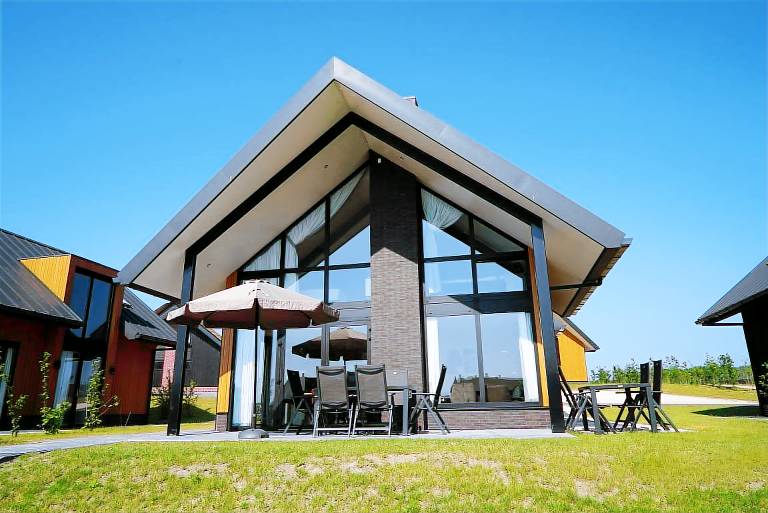 Villa with 5 bedrooms and 2 bathrooms