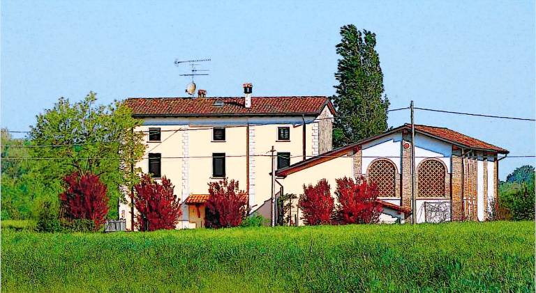 House with hot tub in Mantua